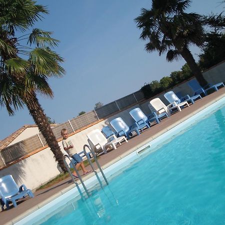 Le Clos Fleuri Hotel Medis ภายนอก รูปภาพ