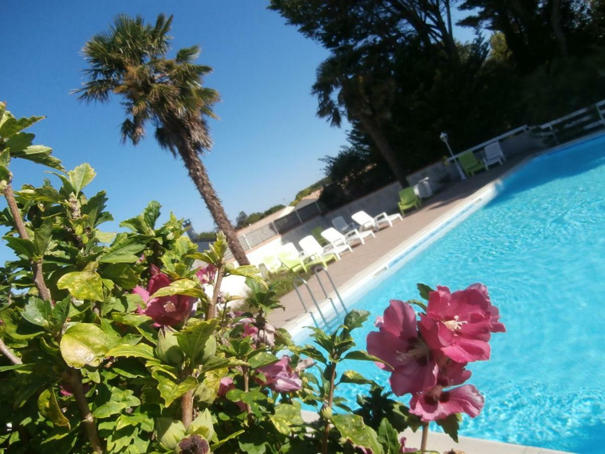 Le Clos Fleuri Hotel Medis ภายนอก รูปภาพ